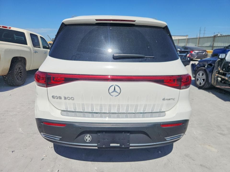 2023 MERCEDES-BENZ EQB 300 4MATIC 6