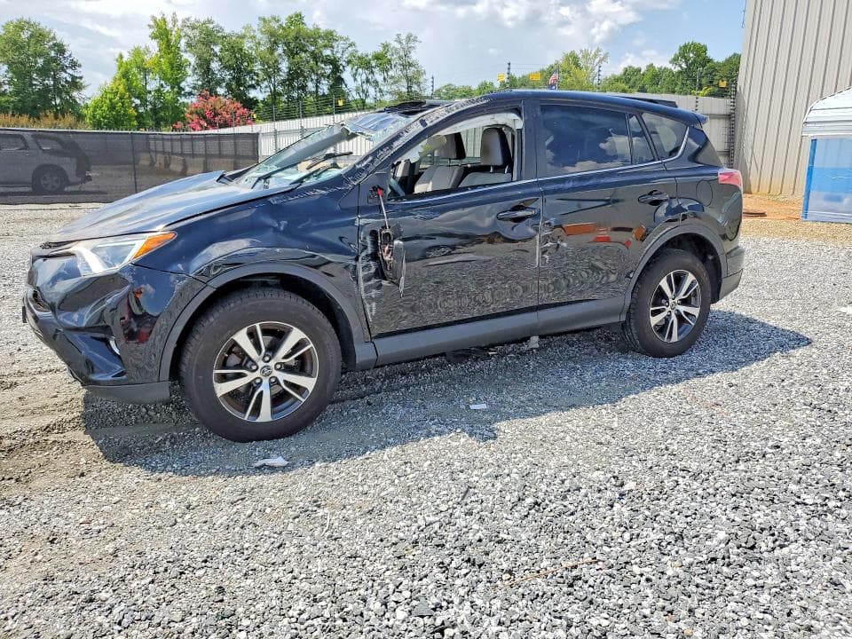 2018 TOYOTA RAV4 XLE 1