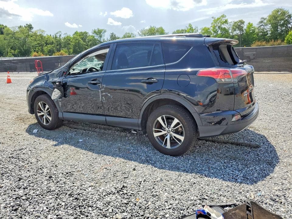 2018 TOYOTA RAV4 XLE 2