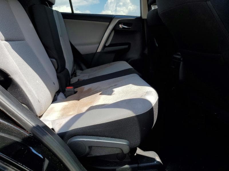 2018 TOYOTA RAV4 XLE 11