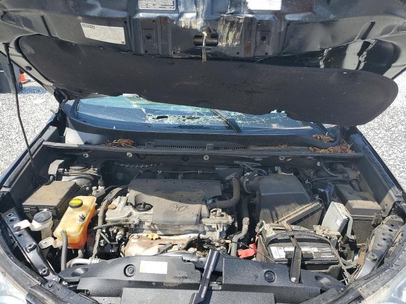 2018 TOYOTA RAV4 XLE 12