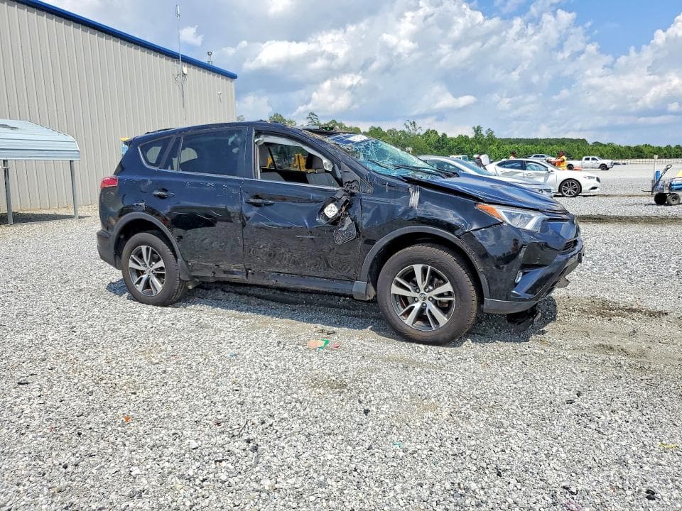 2018 TOYOTA RAV4 XLE 4
