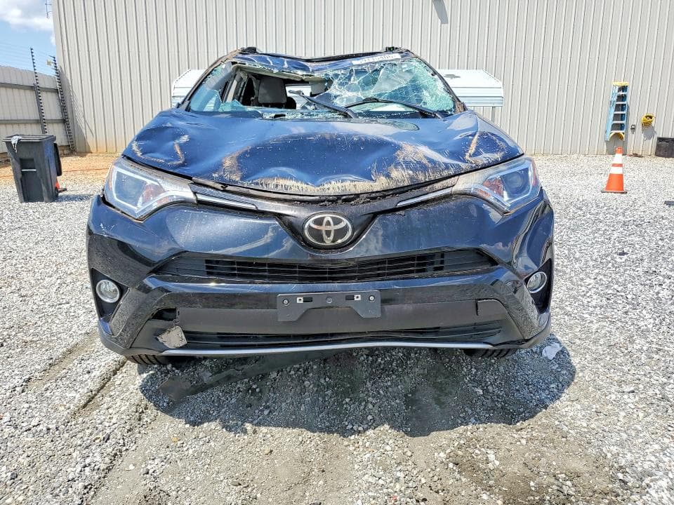 2018 TOYOTA RAV4 XLE 5