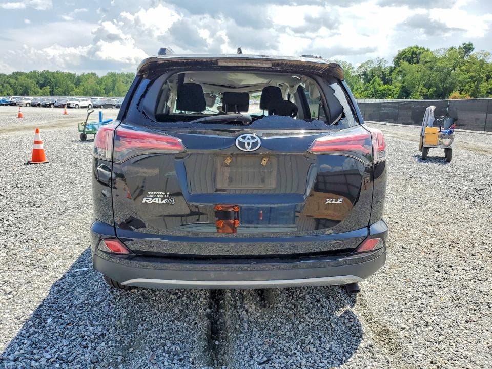 2018 TOYOTA RAV4 XLE 6
