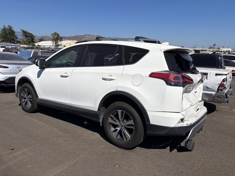 2018 TOYOTA RAV4 XLE 2