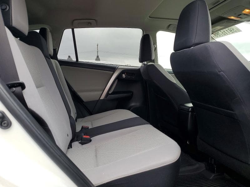 2018 TOYOTA RAV4 XLE 11