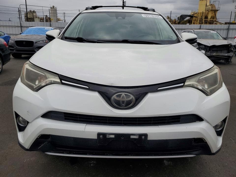 2018 TOYOTA RAV4 XLE 5