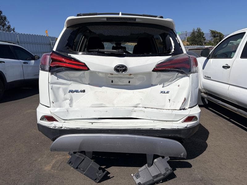2018 TOYOTA RAV4 XLE 6