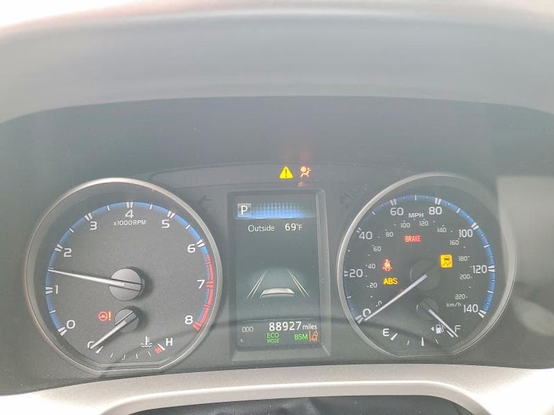 2018 TOYOTA RAV4 XLE 9