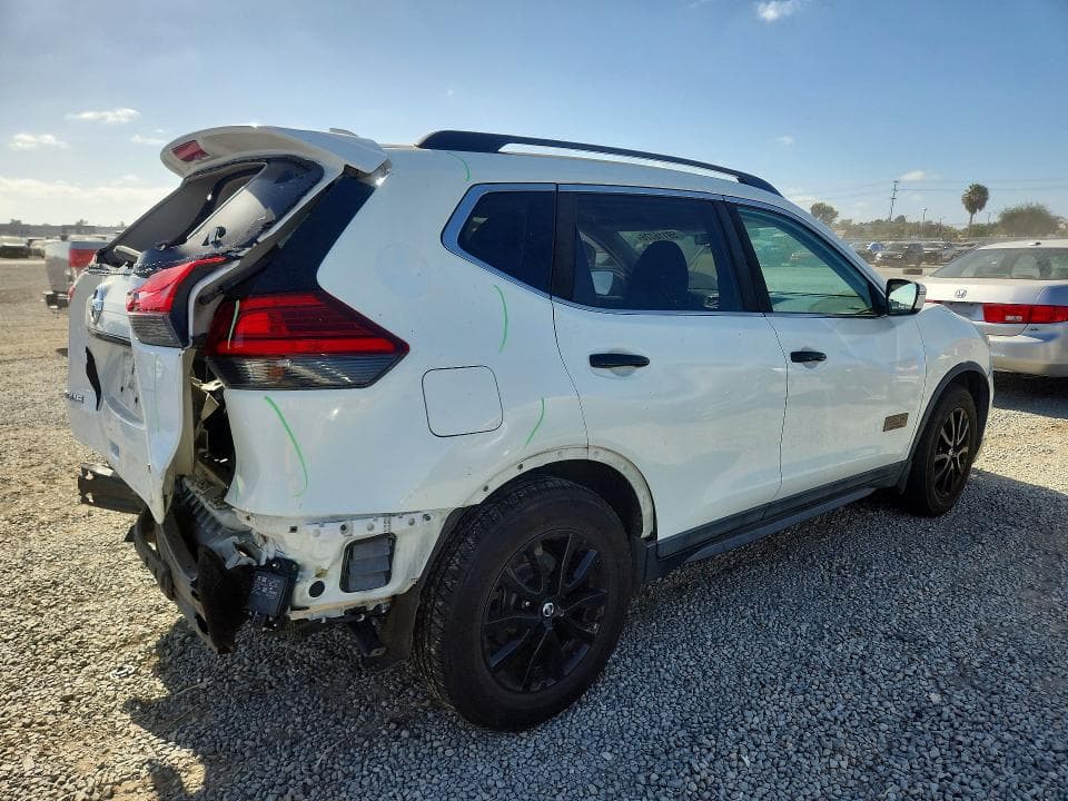 2017 NISSAN ROGUE SV 3