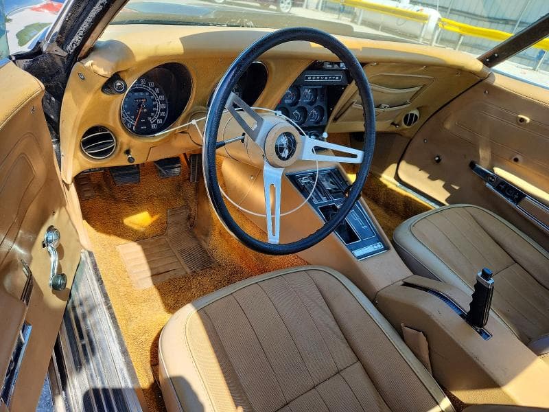 1975 CHEVROLET CORVETTE 8
