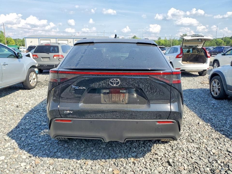 2025 TOYOTA BZ4X XLE 6