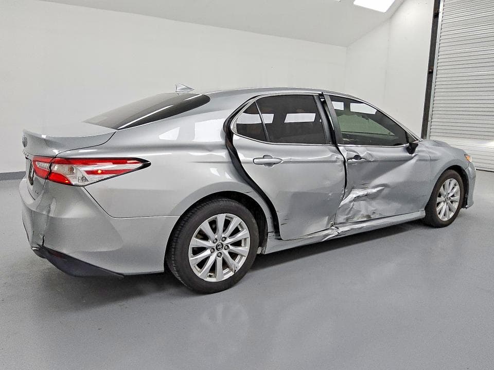 2020 TOYOTA CAMRY LE 3