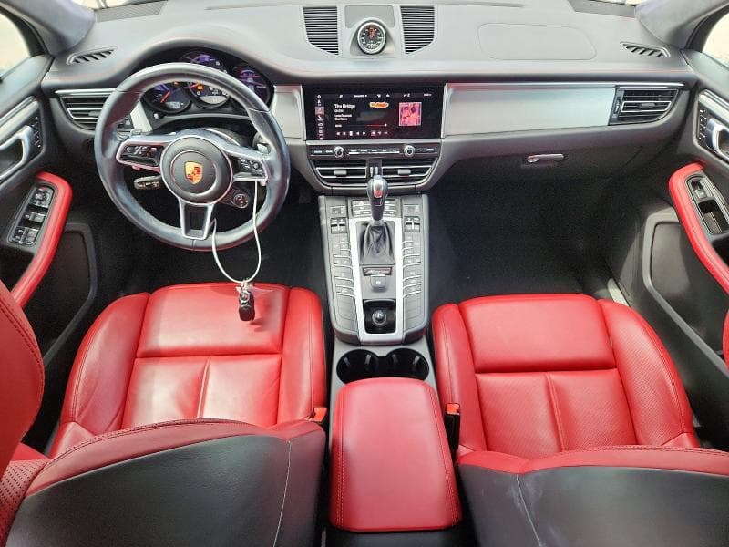 2020 PORSCHE MACAN TURBO 8