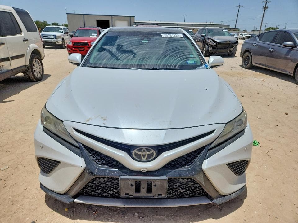 2018 TOYOTA CAMRY XSE 5
