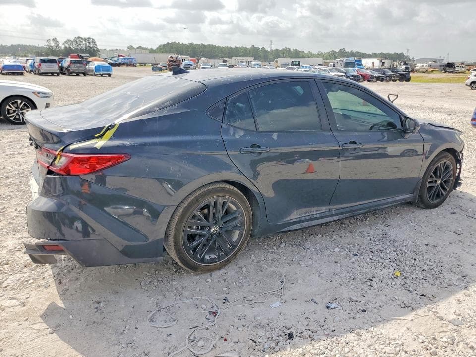 2026 TOYOTA CAMRY SE SE 3