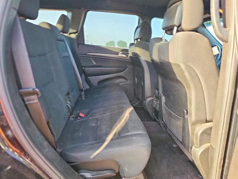 2017 JEEP GRAND CHEROKEE LAREDO 11