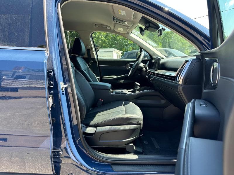 2025 KIA SORENTO S S 9