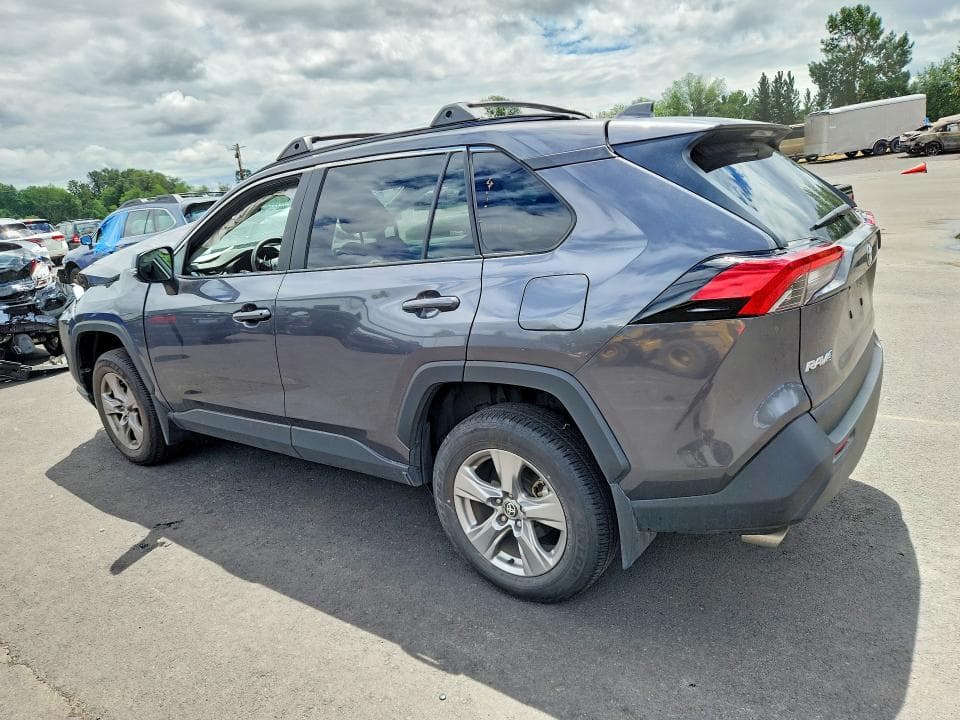 2025 TOYOTA RAV4 XLE 2