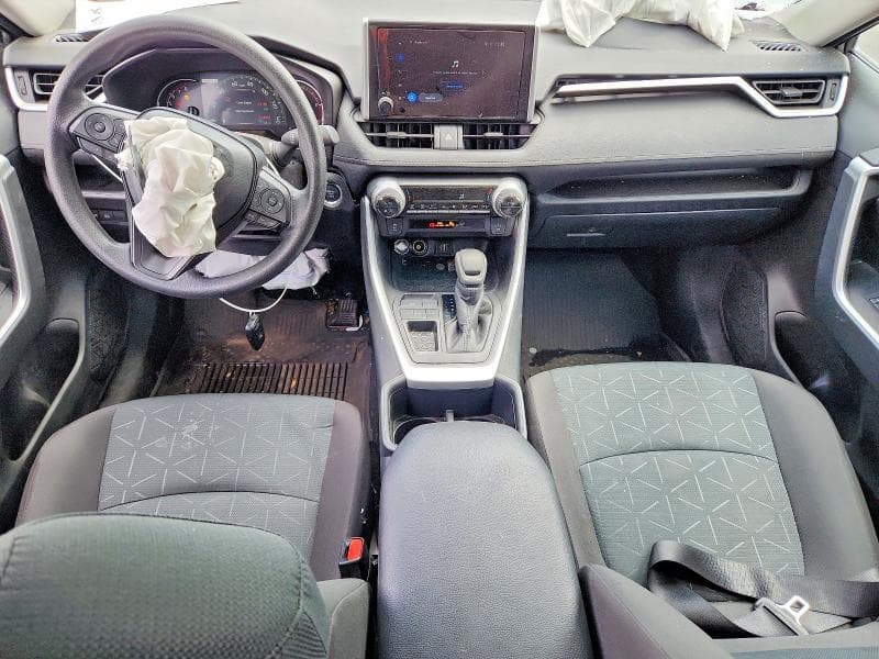 2025 TOYOTA RAV4 XLE 8