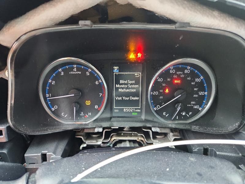 2018 TOYOTA RAV4 LIMITED 9