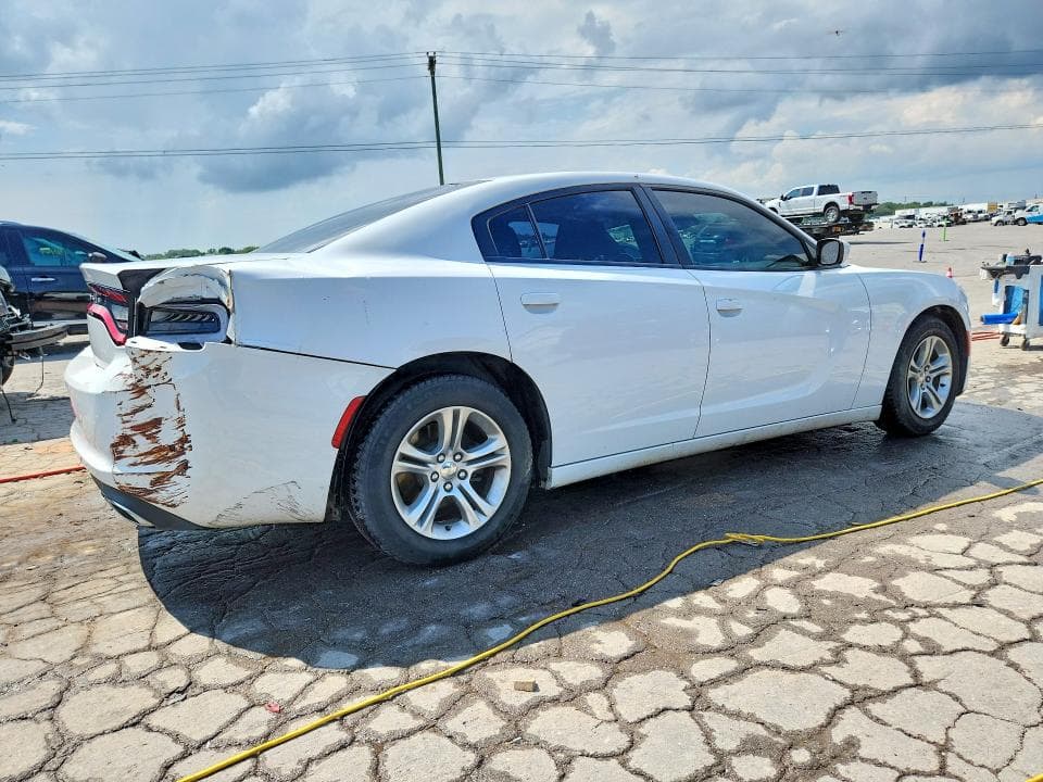 2017 DODGE CHARGER SE 3