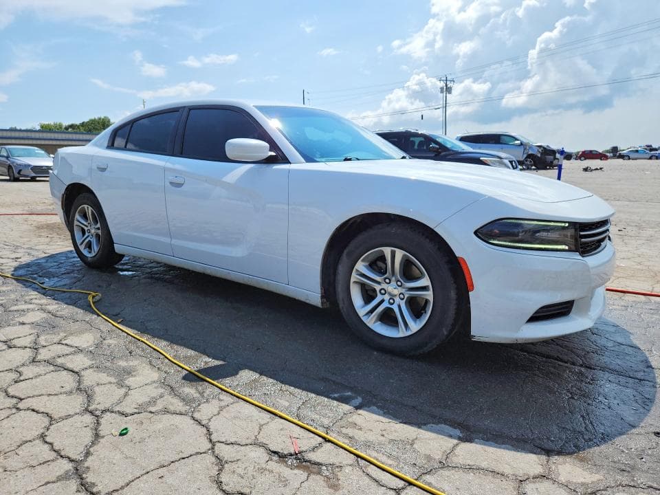 2017 DODGE CHARGER SE 4