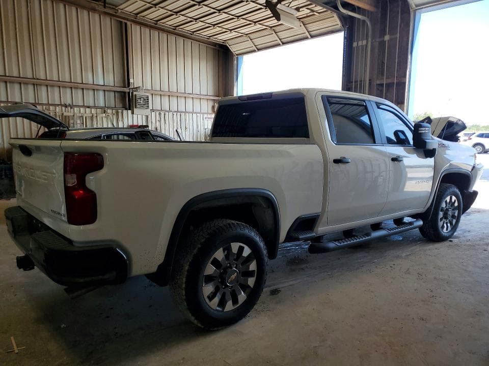 2026 CHEVROLET SILVERADO K2500 CUSTOM 3