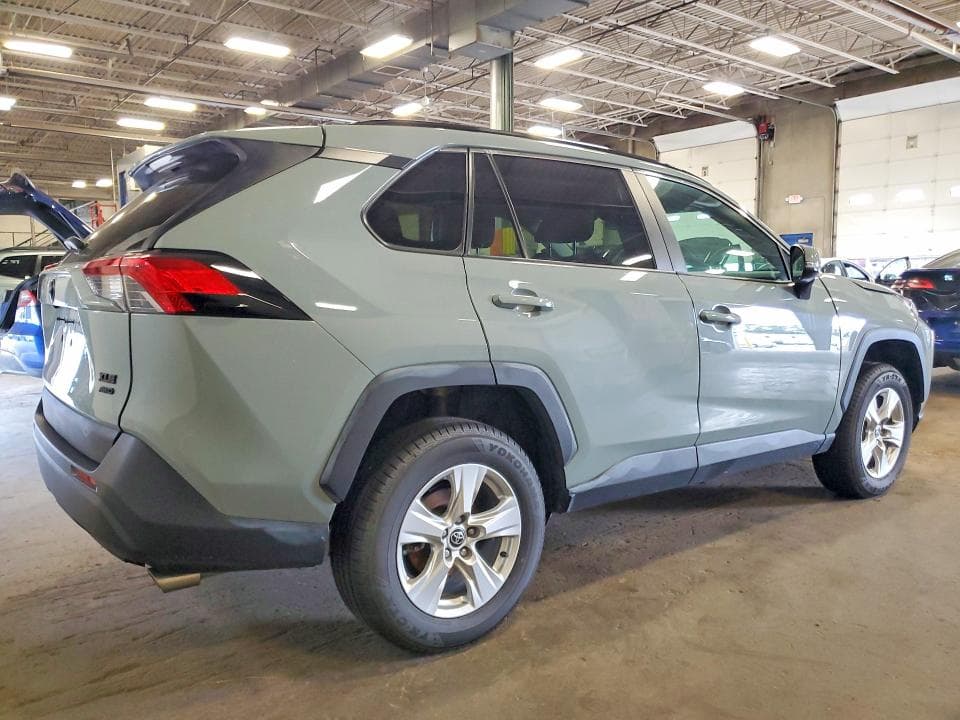 2021 TOYOTA RAV4 XLE XLE 3