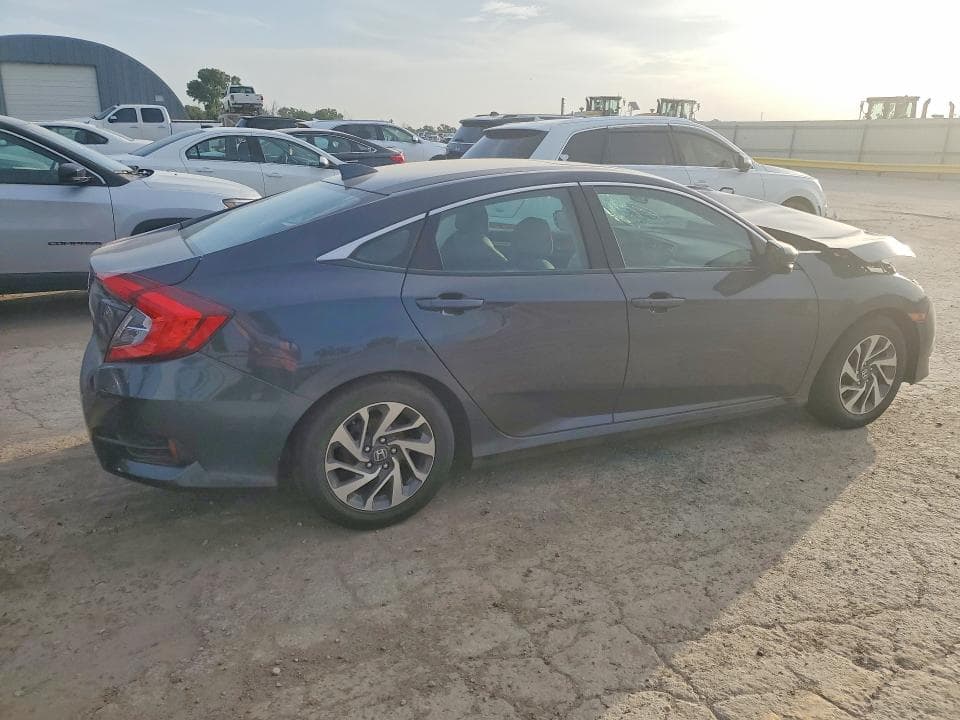 2018 HONDA CIVIC EX 3
