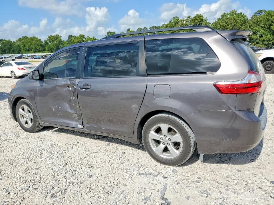 2017 TOYOTA SIENNA LE LE 2