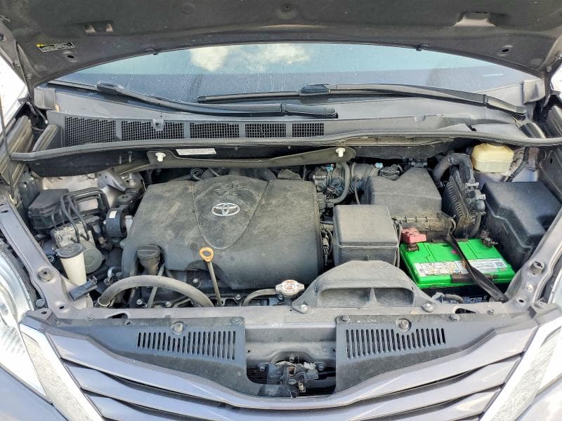 2017 TOYOTA SIENNA LE LE 12