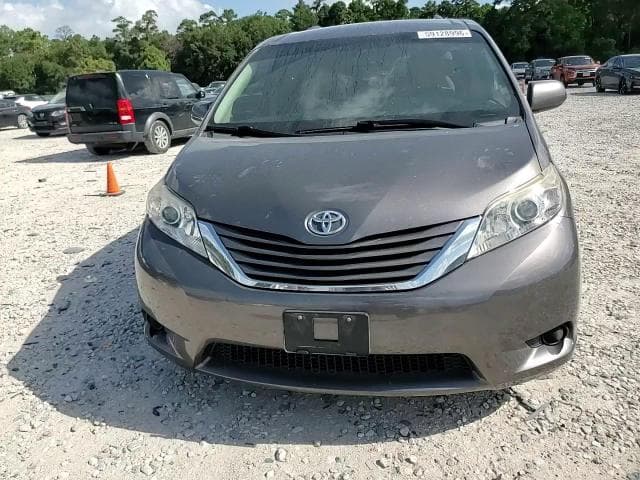 2017 TOYOTA SIENNA LE LE 14