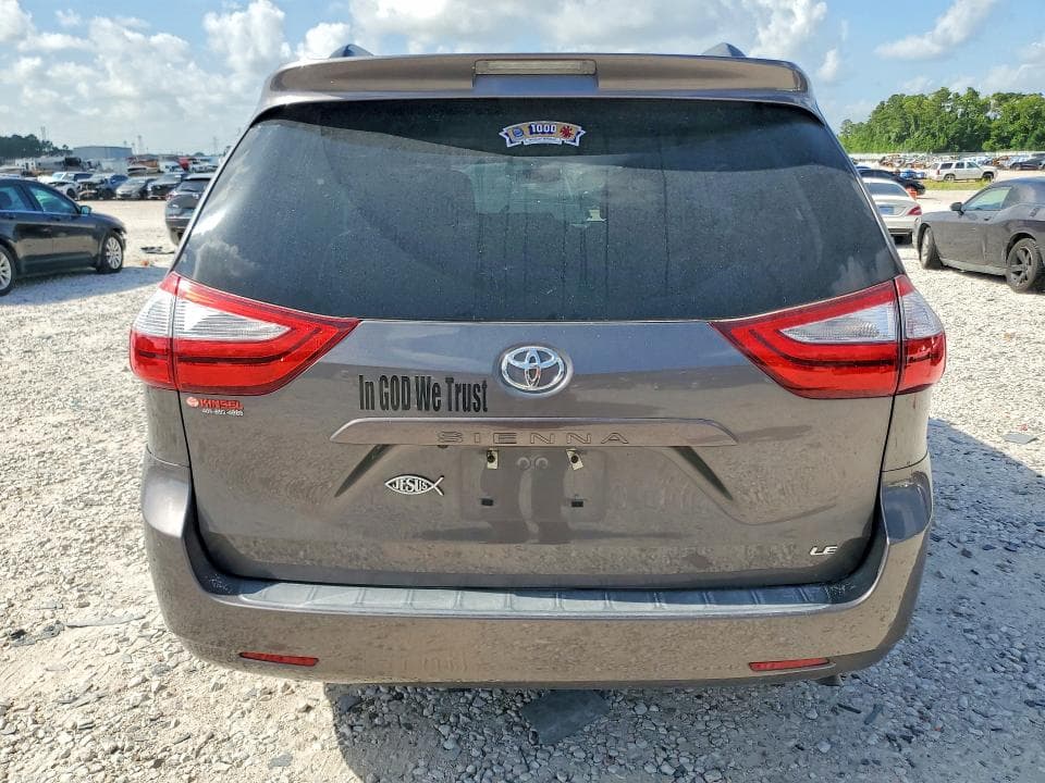 2017 TOYOTA SIENNA LE LE 6