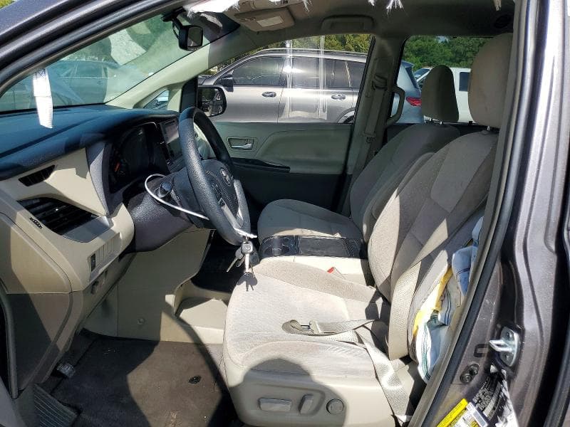 2017 TOYOTA SIENNA LE LE 7