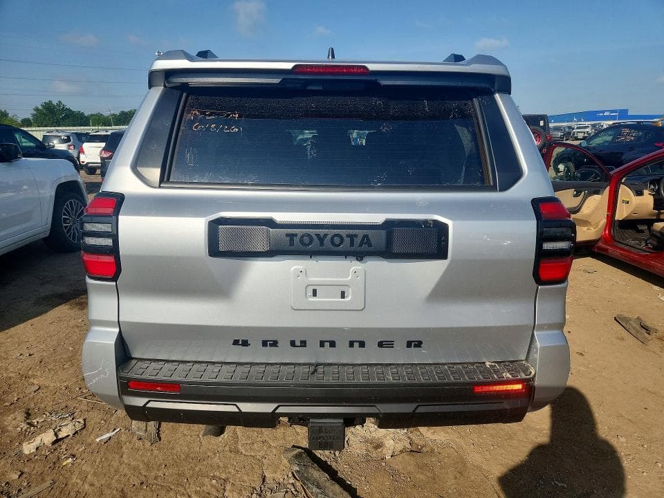 2026 TOYOTA 4RUNNER SR5 SR5 6