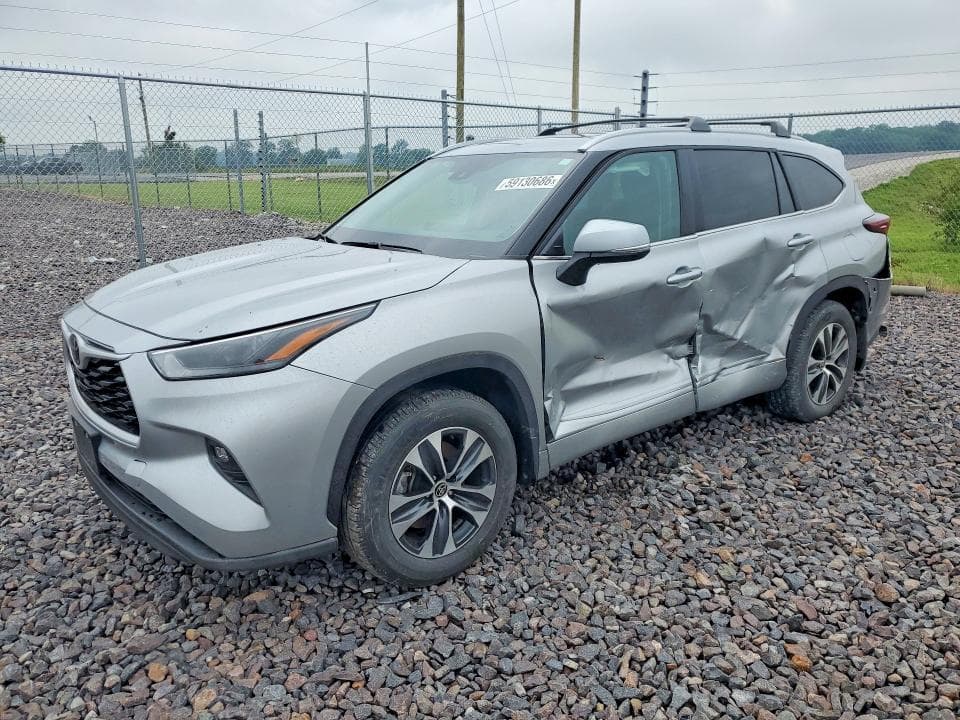 2025 TOYOTA HIGHLANDER XLE - 1