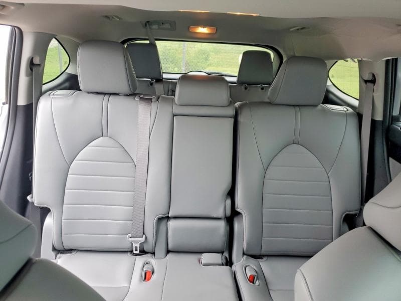 2025 TOYOTA HIGHLANDER XLE 10