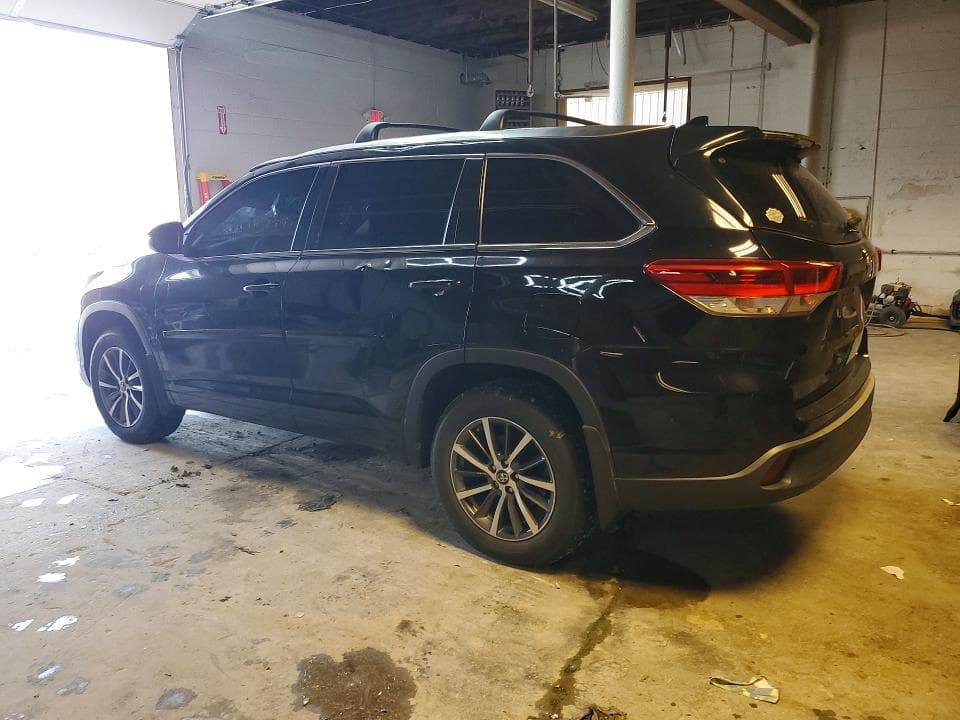 2018 TOYOTA HIGHLANDER XLE 2