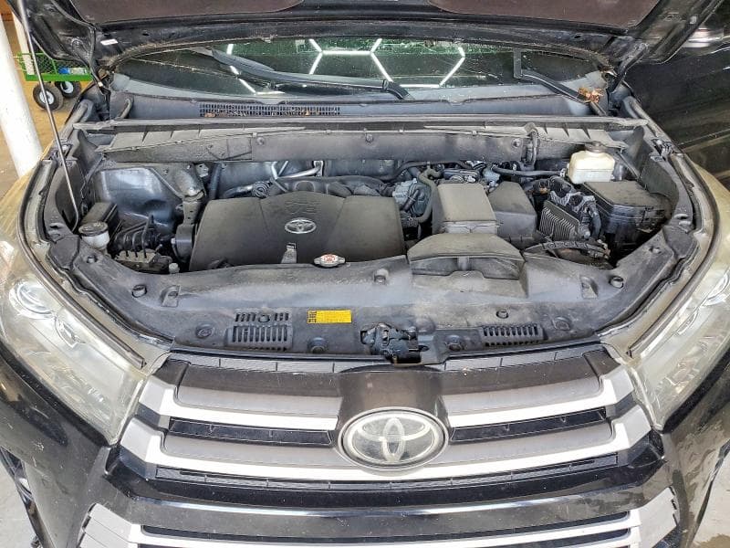 2018 TOYOTA HIGHLANDER XLE 12