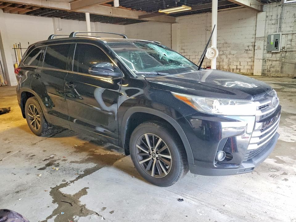 2018 TOYOTA HIGHLANDER XLE 4