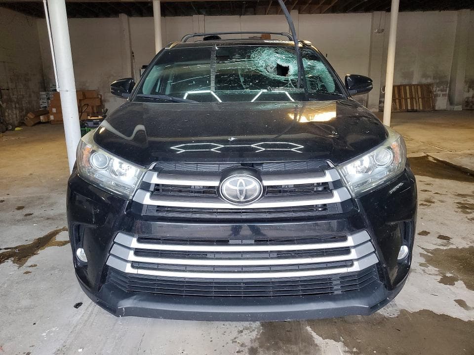 2018 TOYOTA HIGHLANDER XLE 5