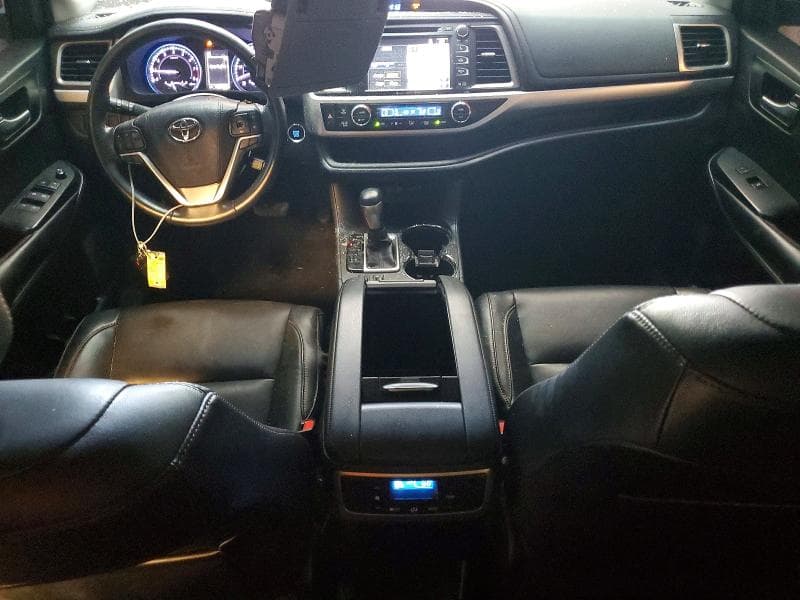 2018 TOYOTA HIGHLANDER XLE 8