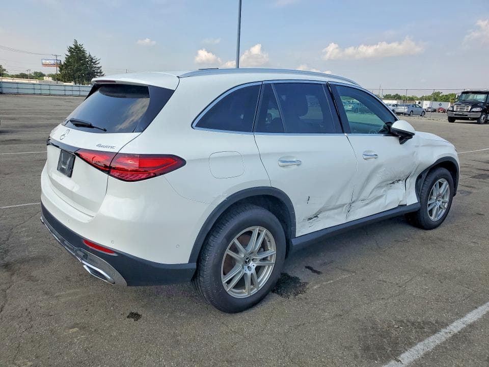 2023 MERCEDES-BENZ GLC 300 4MATIC 3