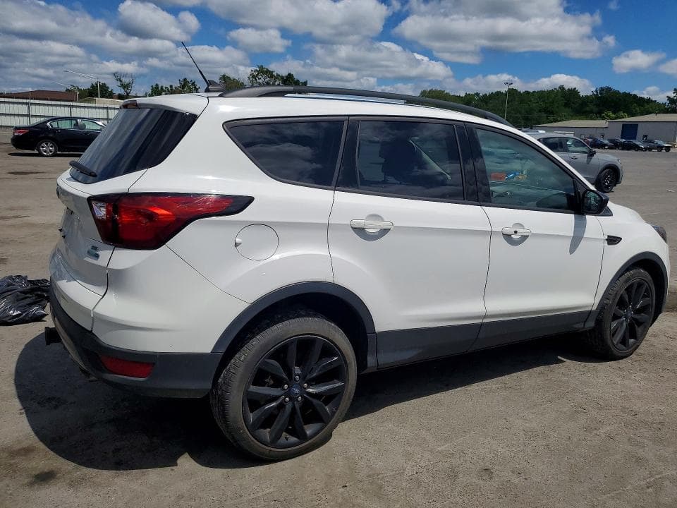 2019 FORD ESCAPE SE 3