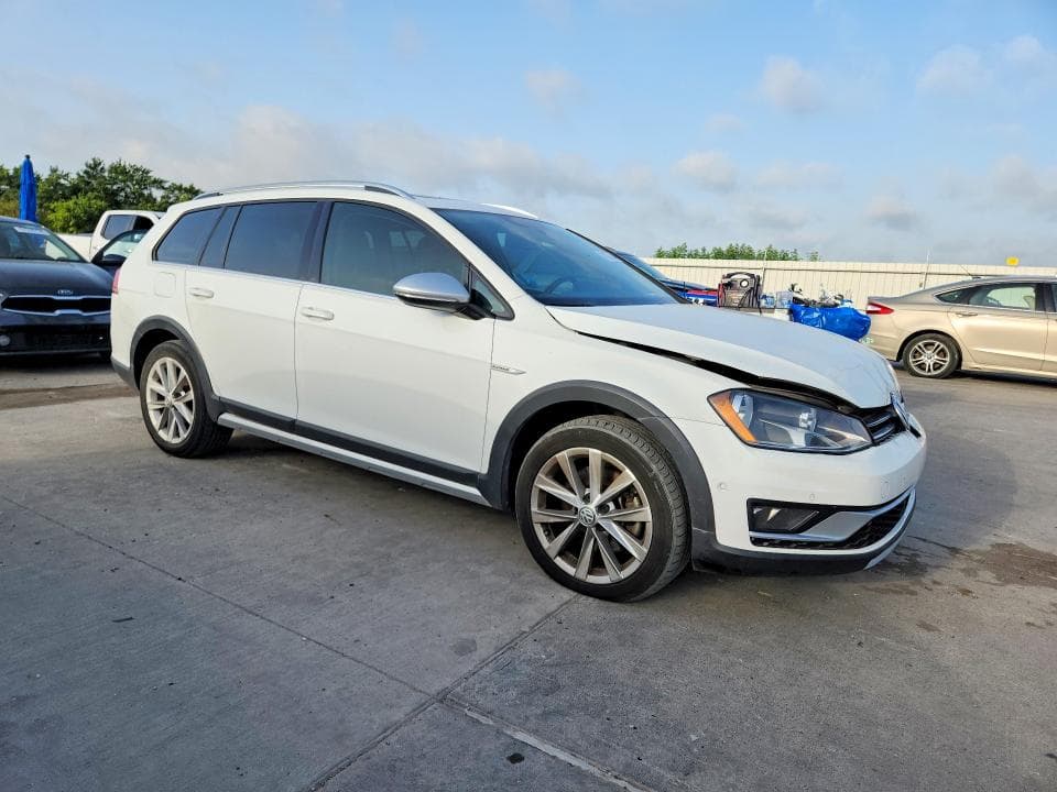 2017 VOLKSWAGEN GOLF ALLTRACK S 4