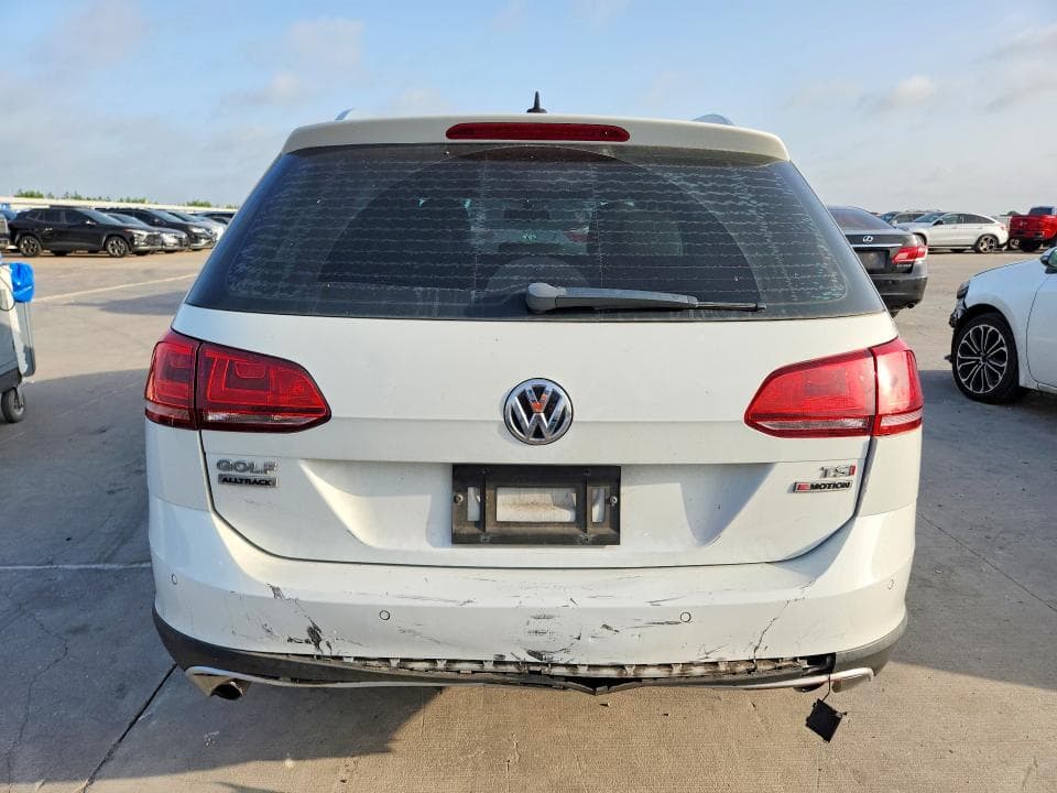 2017 VOLKSWAGEN GOLF ALLTRACK S 6