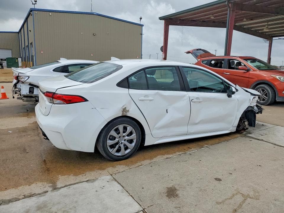 2021 TOYOTA COROLLA LE 3