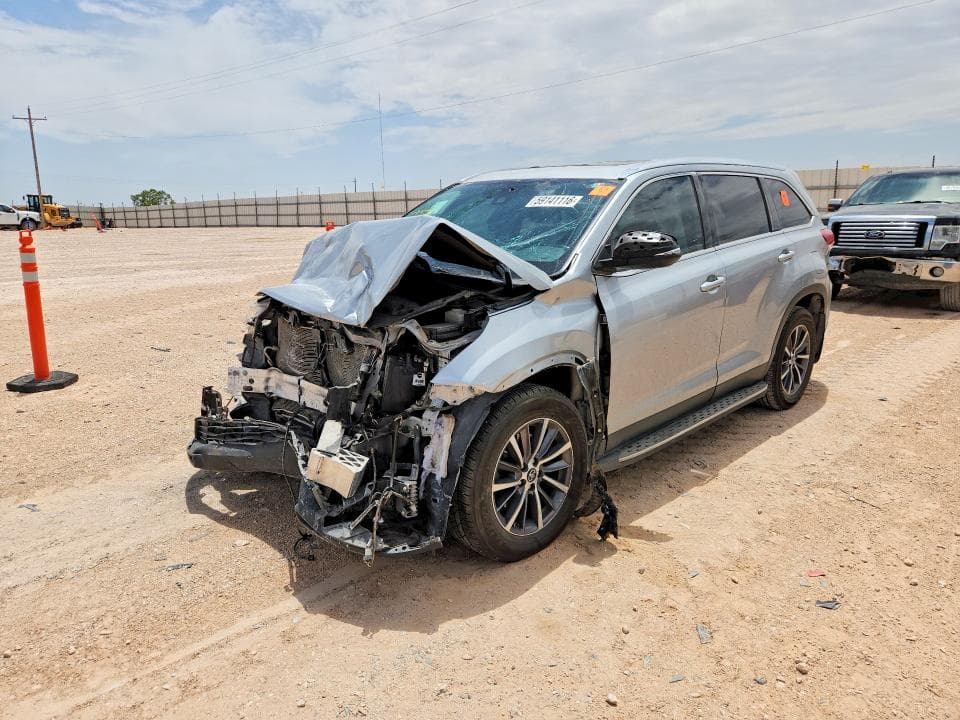 2019 TOYOTA HIGHLANDER XLE - 1