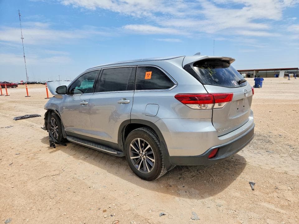 2019 TOYOTA HIGHLANDER XLE 2